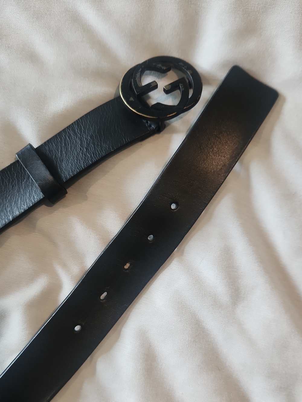 Black Leather Belt with Interlocking G Buckle - Picture 6 of 6